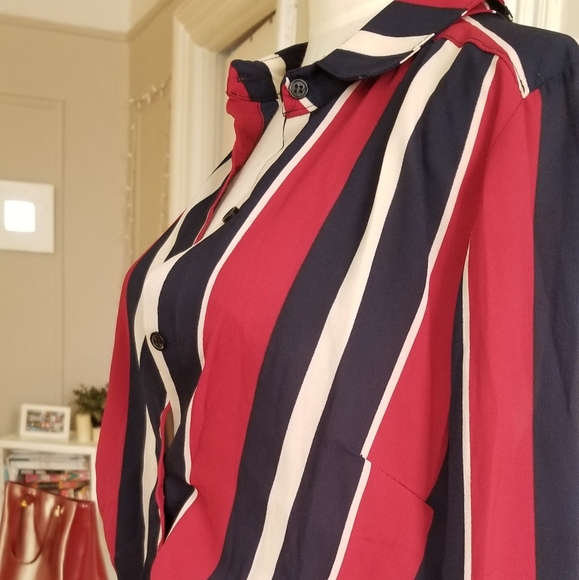 Blouse - Picture 2 of 3